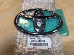 Land Cruiser-2016 trunk logo