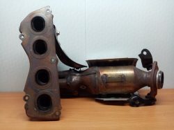 كاتم صوت عادم مع محول حفاز لسيارة كامري -2012-2014