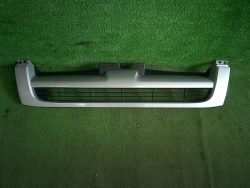 Hiace L2011-2005 front grille