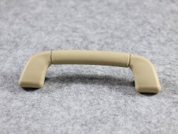 مقبض علوي للباب الخلفي لسيارة لاند كروزر 2008