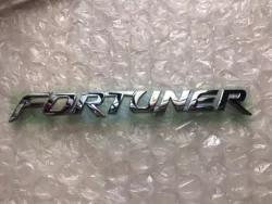 Fortuner-2011 trunk logo