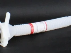 أنبوب خزان غسالة الزجاج الأمامي لسيارة RAV4-2015-2013