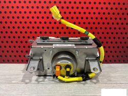 Airbag on the dashboard with a flap - Lexus NX300