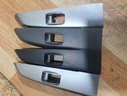 إطار على مفتاح النافذة الخلفية لسيارة هيلوكس-2014