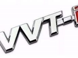 VVTi logo on the fender of Hilux Vigo