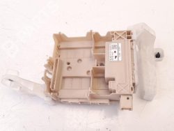 صندوق الفيوزات داخل سيارة هايلكس 1998-2002