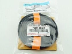 مطاط النافذة الخلفية لسيارة هيلوكس