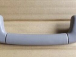 مقبض علوي للباب الخلفي لسيارة لاند كروزر 2008